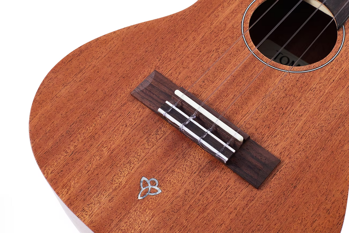 Tom S-1 Concert Ukulele Sapele met Rosewood en Luxe Hoes