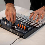 Arturia MicroFreak – synthesizer met 25 touch-toetsen, parafonie, mod matrix en Plaits-engine