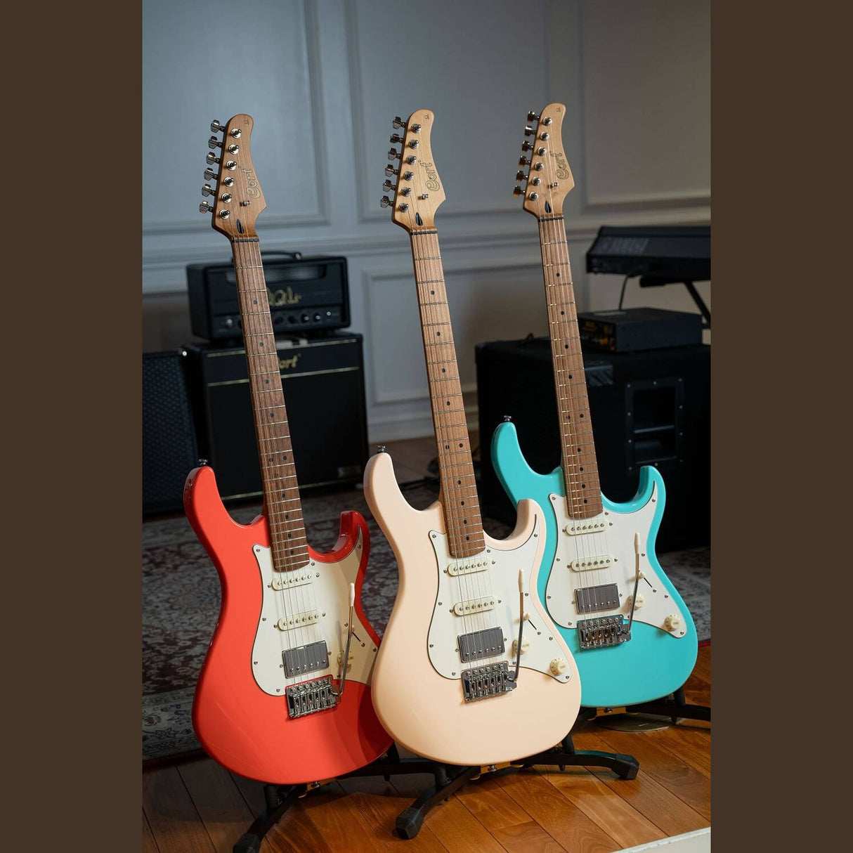 Cort G200SE ACR Elektrische Gitaar HSS Populier Roasted Maple Neck Antique Cream met Tremolo